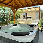 House Kristina With Jacuzzi Pool Only For Dom wakacyjny