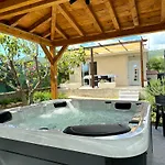 House Kristina With Jacuzzi Pool Only For Dom wakacyjny Kaštel Novi