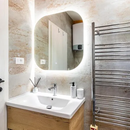 度假居 House Kristina With Jacuzzi Pool Only For Kaštel Novi