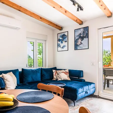 Σπίτι διακοπών House Kristina With Jacuzzi Pool Only For