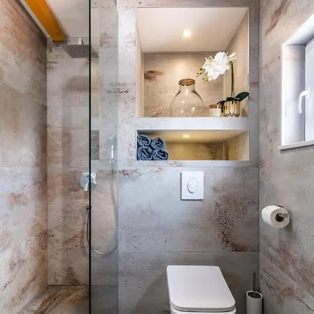 House Kristina With Jacuzzi Pool Only For 度假居 Kaštel Novi