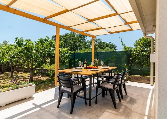 House Kristina With Jacuzzi Pool Only For Σπίτι διακοπών