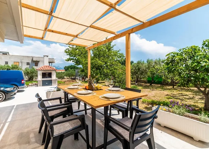 Σπίτι διακοπών House Kristina With Jacuzzi Pool Only For *