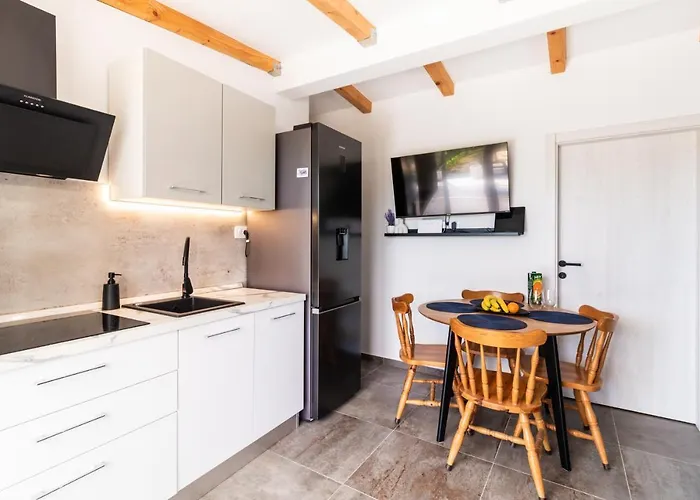 House Kristina With Jacuzzi Pool Only For Σπίτι διακοπών